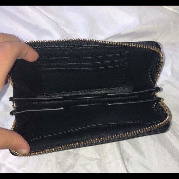 Michael Kors Wallet - Picture 2 of 4